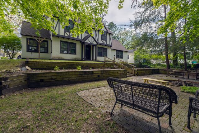 803 Forest Glen Boulevard, Kalamazoo, MI 49008