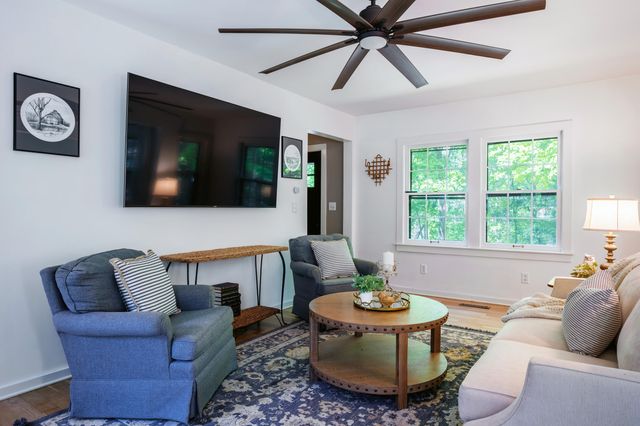 803 Forest Glen Boulevard, Kalamazoo, MI 49008