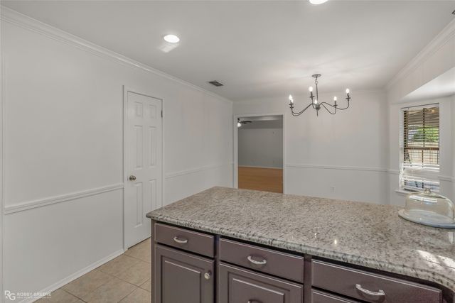 5613 N Heatherstone Drive, Shreveport, LA 71129