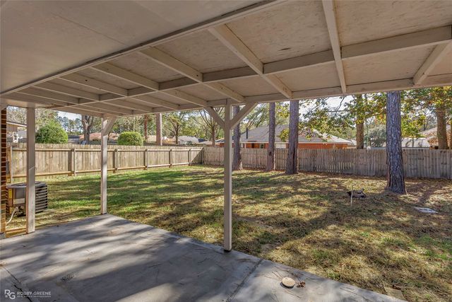 5613 N Heatherstone Drive, Shreveport, LA 71129