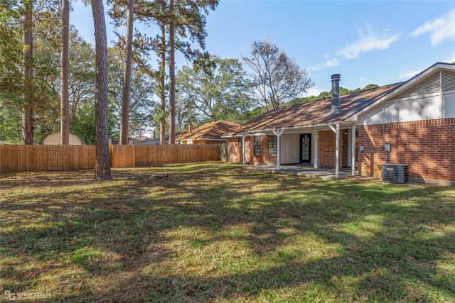 5613 N Heatherstone Drive, Shreveport, LA 71129