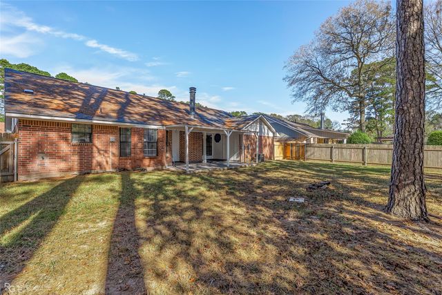5613 N Heatherstone Drive, Shreveport, LA 71129
