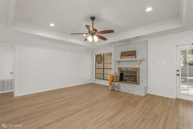 5613 N Heatherstone Drive, Shreveport, LA 71129