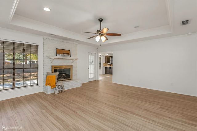 5613 N Heatherstone Drive, Shreveport, LA 71129