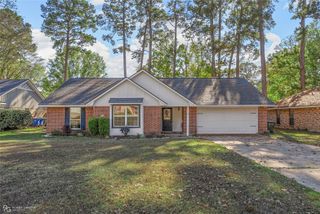 5613 N Heatherstone Drive, Shreveport, LA 71129