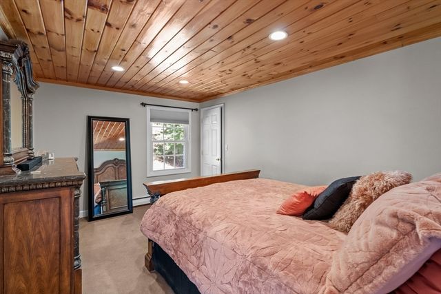 12 Dakel Dr, Freetown, MA 02702