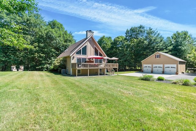 12 Dakel Dr, Freetown, MA 02702