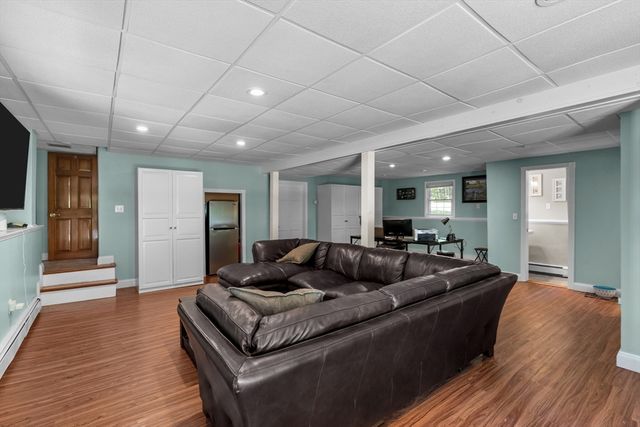12 Dakel Dr, Freetown, MA 02702