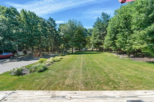 12 Dakel Dr, Freetown, MA 02702
