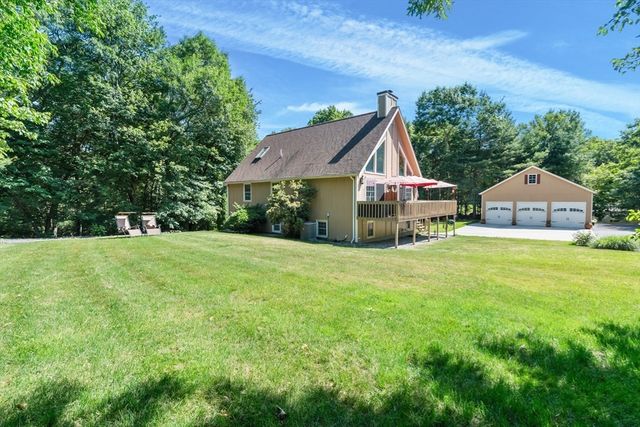 12 Dakel Dr, Freetown, MA 02702
