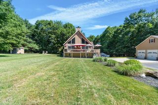 12 Dakel Dr, Freetown, MA 02702
