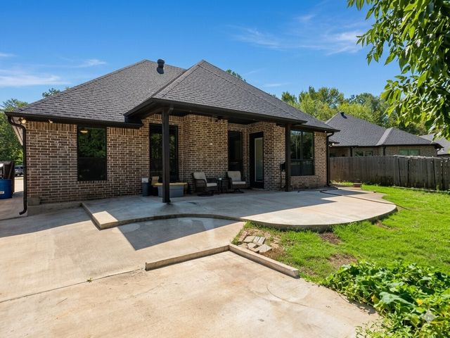 11034 Oak Springs Cove, Tyler, TX 75703