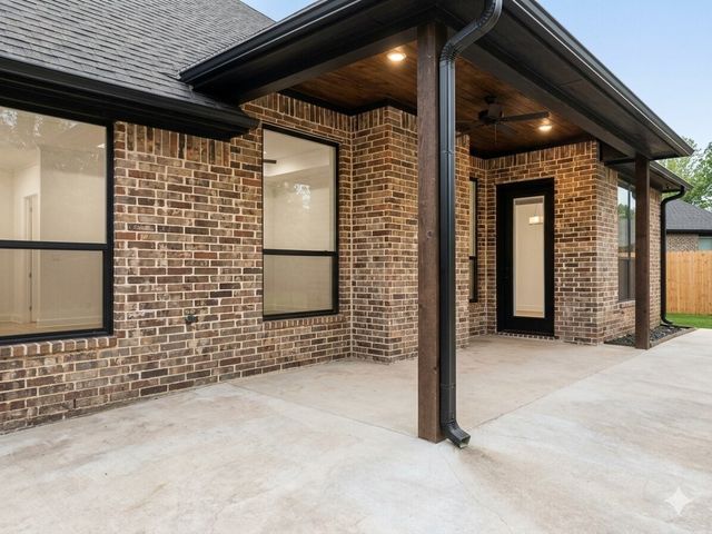 11034 Oak Springs Cove, Tyler, TX 75703
