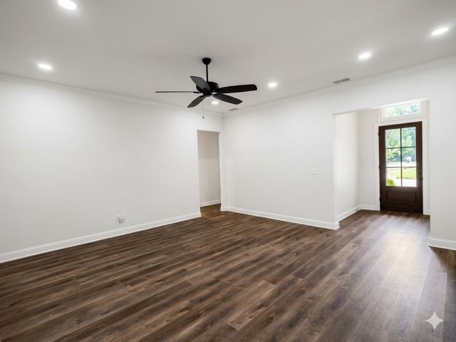 11034 Oak Springs Cove, Tyler, TX 75703