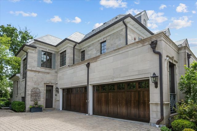 677 Sheridan Road, Glencoe, IL 60022