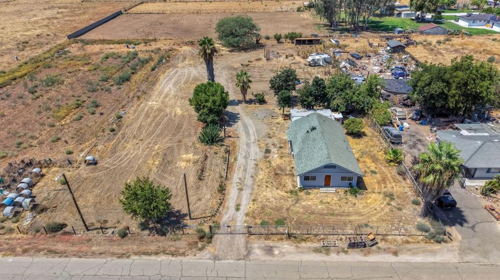 Image 1 of property listing at 6071 S Clara, Fresno, CA 93706