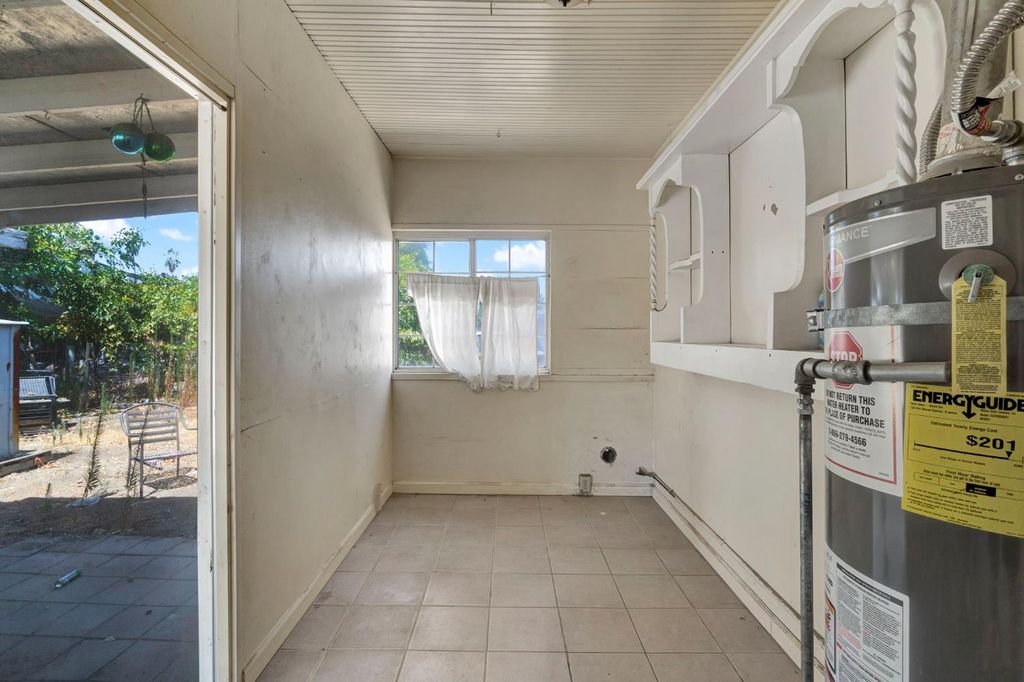 Image 18 of property listing at 6071 S Clara, Fresno, CA 93706