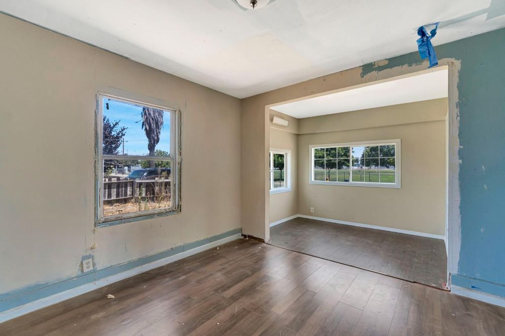 Image 19 of property listing at 6071 S Clara, Fresno, CA 93706