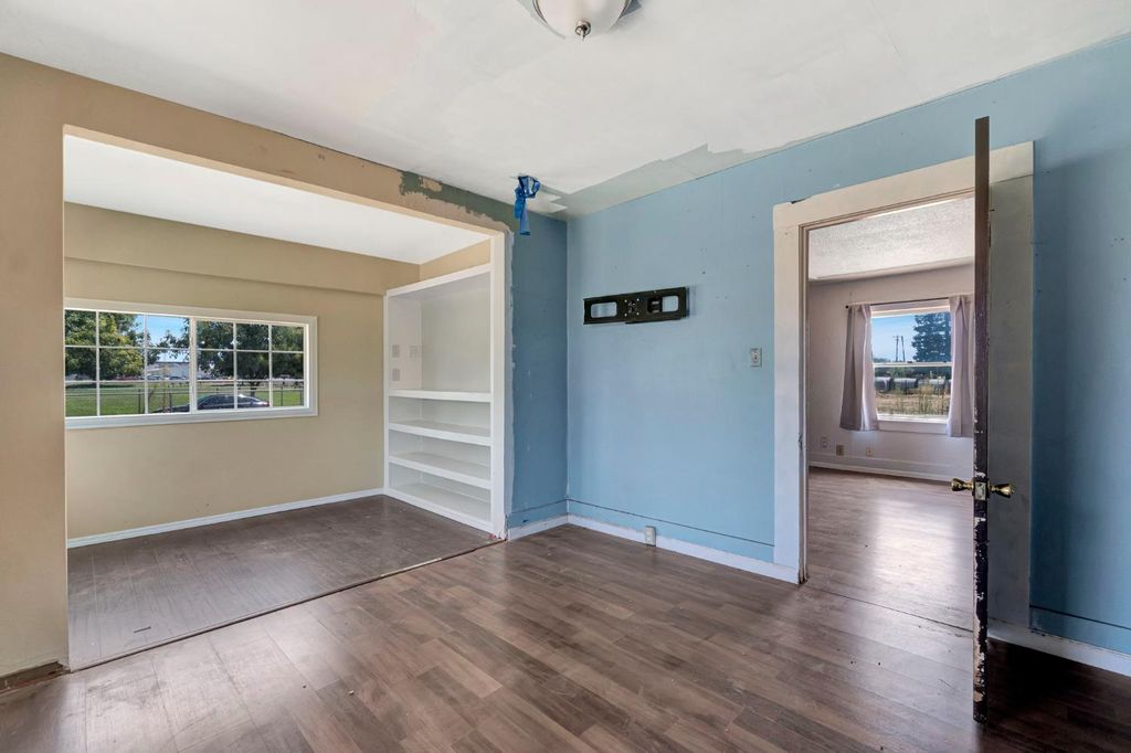 Image 20 of property listing at 6071 S Clara, Fresno, CA 93706