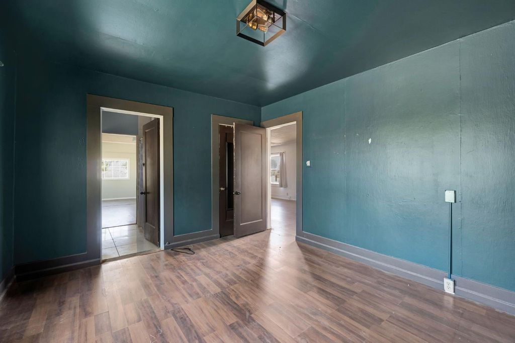Image 22 of property listing at 6071 S Clara, Fresno, CA 93706