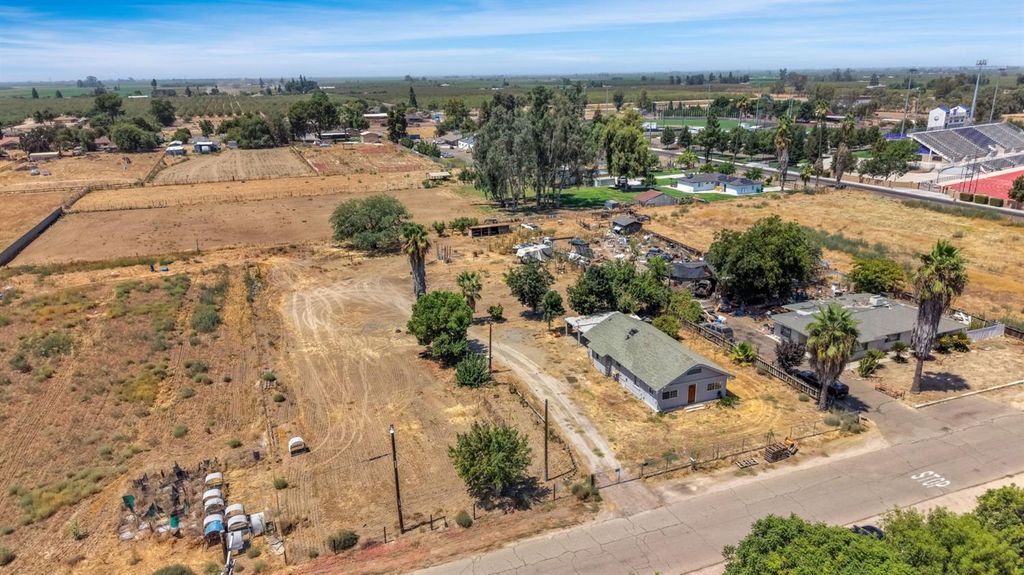 Image 31 of property listing at 6071 S Clara, Fresno, CA 93706