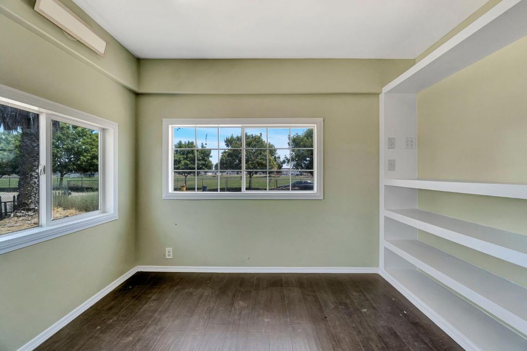 Image 5 of property listing at 6071 S Clara, Fresno, CA 93706