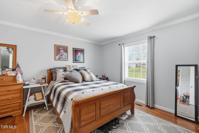 134 Ovalwood Drive, Johnson City, TN 37615