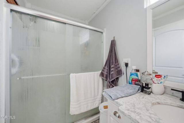 134 Ovalwood Drive, Johnson City, TN 37615