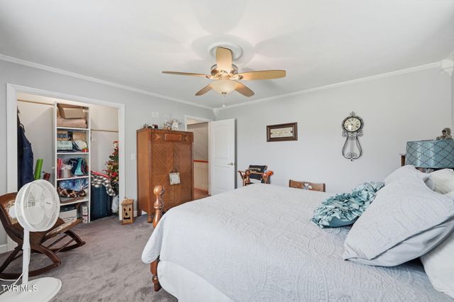 134 Ovalwood Drive, Johnson City, TN 37615