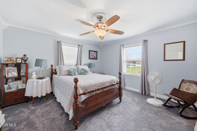 134 Ovalwood Drive, Johnson City, TN 37615