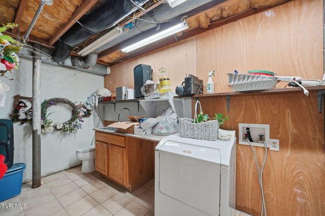 134 Ovalwood Drive, Johnson City, TN 37615