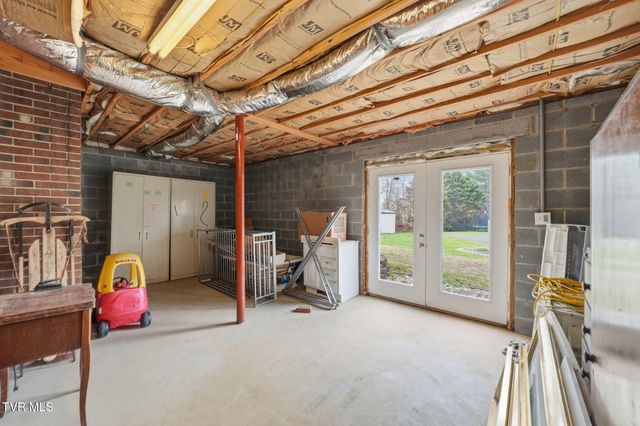 134 Ovalwood Drive, Johnson City, TN 37615