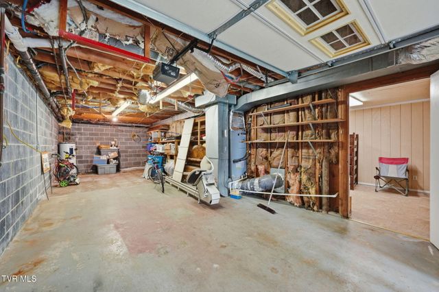 134 Ovalwood Drive, Johnson City, TN 37615