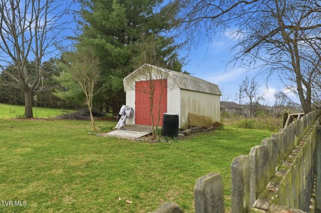 134 Ovalwood Drive, Johnson City, TN 37615