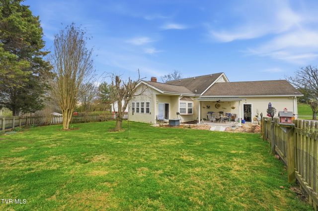 134 Ovalwood Drive, Johnson City, TN 37615