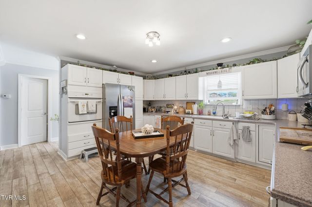 134 Ovalwood Drive, Johnson City, TN 37615