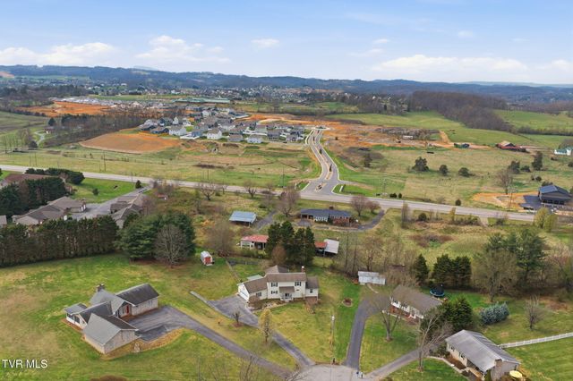 134 Ovalwood Drive, Johnson City, TN 37615