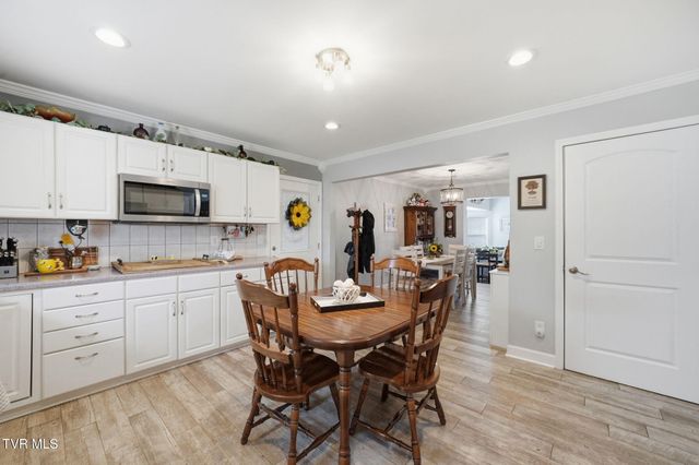 134 Ovalwood Drive, Johnson City, TN 37615