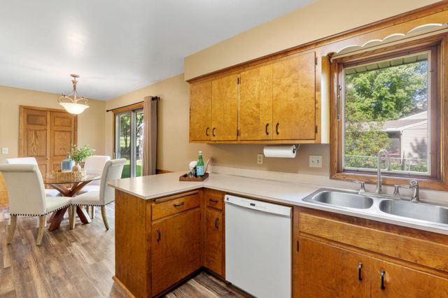2420 Ensign Avenue N, Golden Valley, MN 55427