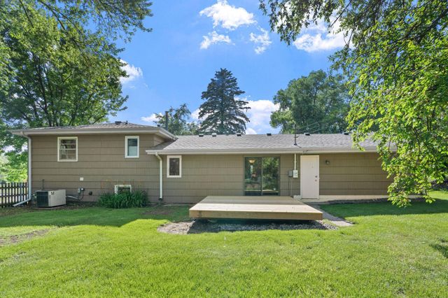 2420 Ensign Avenue N, Golden Valley, MN 55427