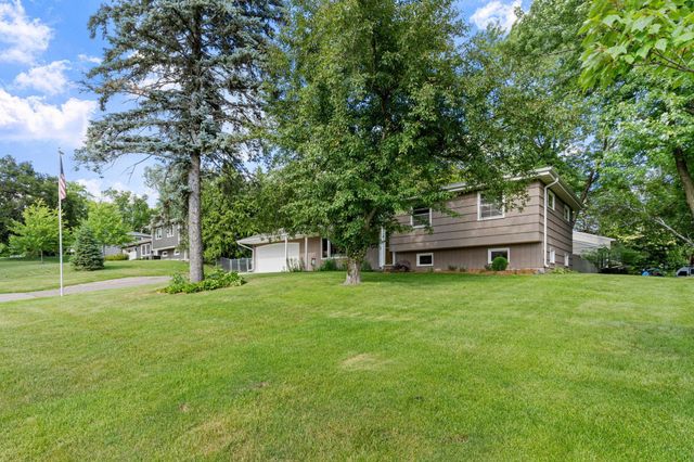 2420 Ensign Avenue N, Golden Valley, MN 55427