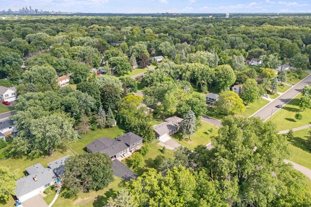 2420 Ensign Avenue N, Golden Valley, MN 55427