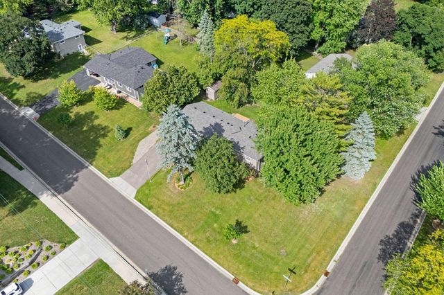 2420 Ensign Avenue N, Golden Valley, MN 55427