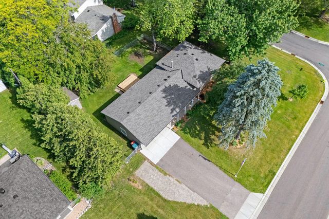 2420 Ensign Avenue N, Golden Valley, MN 55427