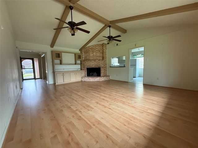 7610 Burning Hills Drive, Houston, TX 77071