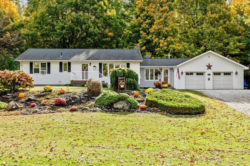 336 Vermont Route 105, Sheldon, VT 05483