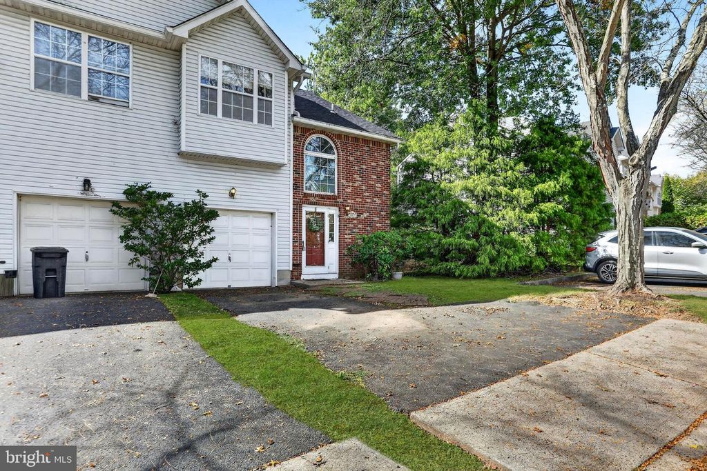 817 LILY LN, EWING, NJ 08628 — photo 2