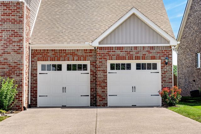 729 Pebble Creek Ln, Lebanon, TN 37090