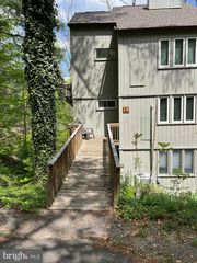 361 THE HILL #M-4, Basye, VA 22810