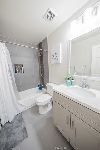 15425 Sherman Way 241, Van Nuys, CA 91406